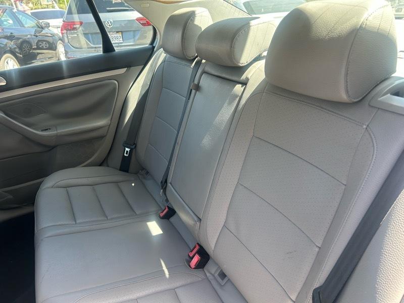 Volkswagen Jetta SE PZEV 2009