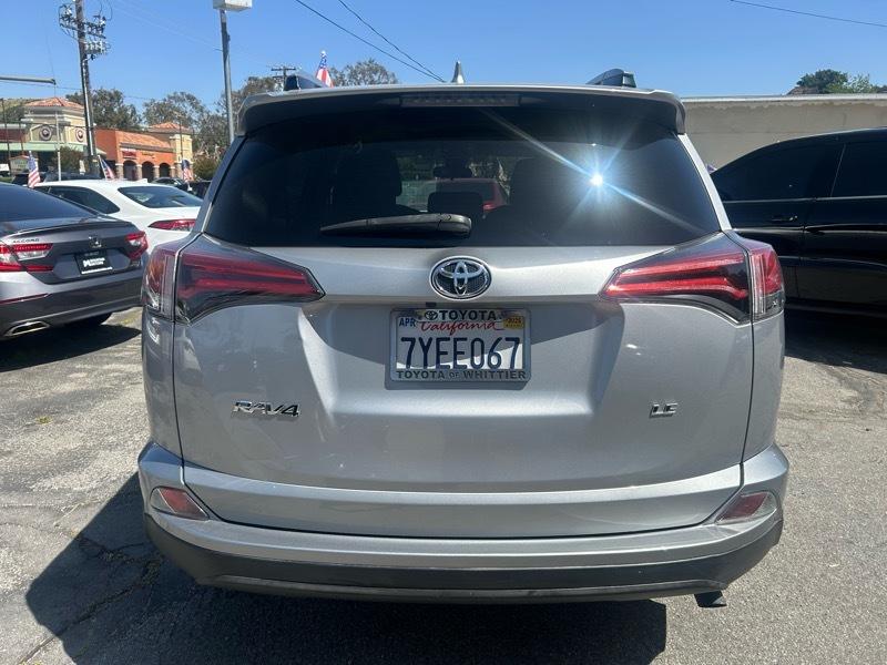 Toyota RAV4 LE FWD 2017