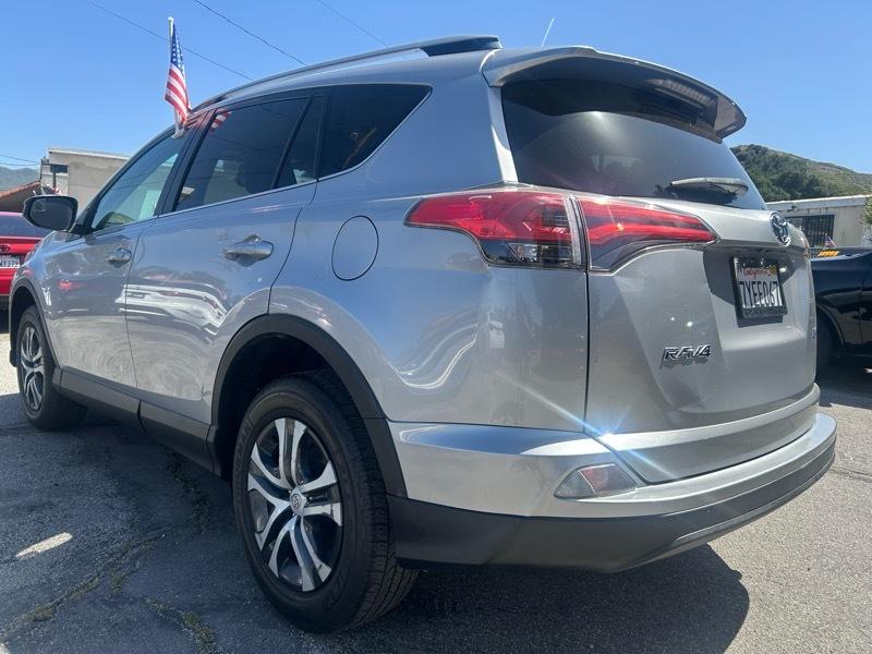 Toyota RAV4 LE FWD 2017