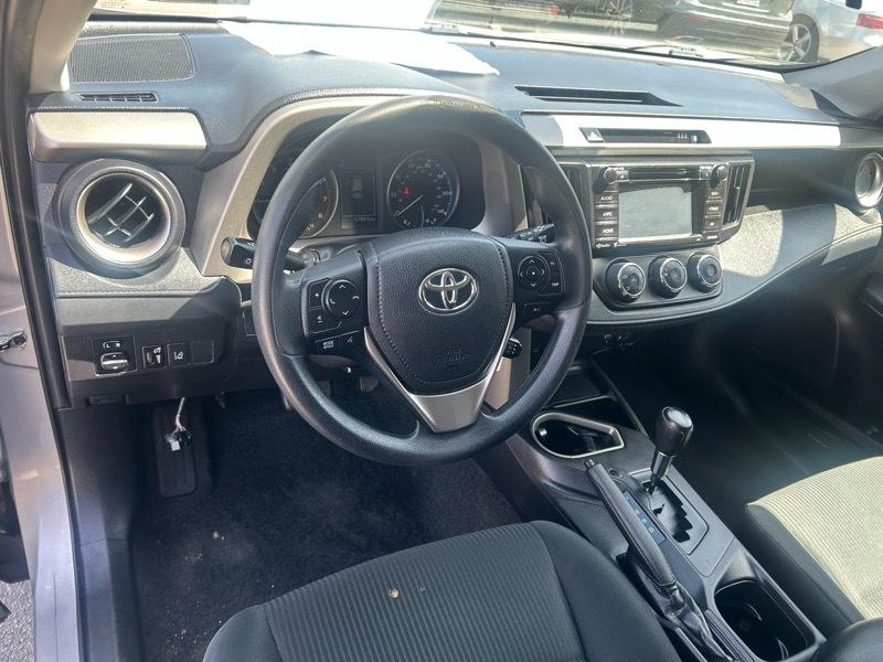 Toyota RAV4 LE FWD 2017