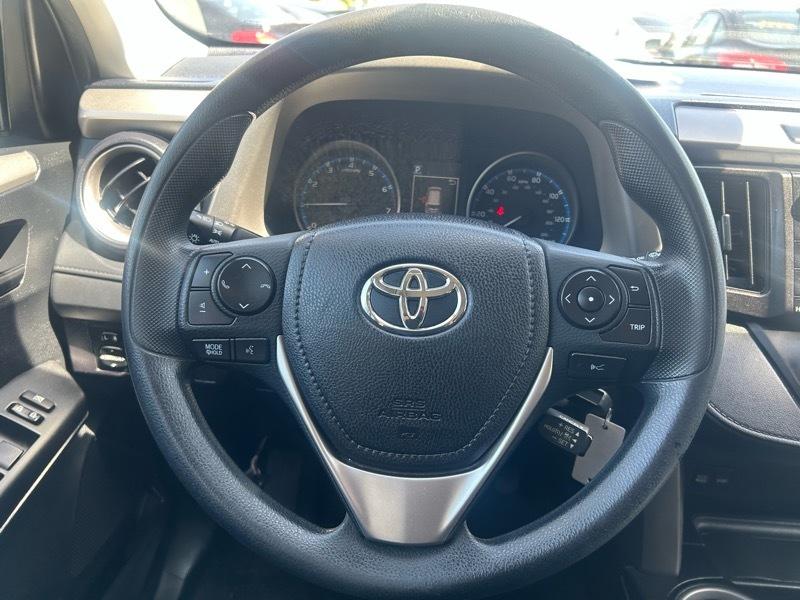 Toyota RAV4 LE FWD 2017