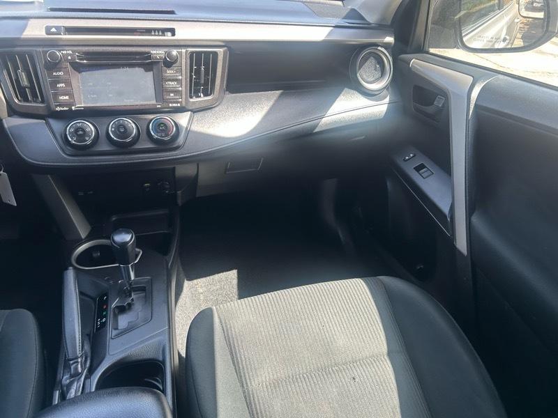 Toyota RAV4 LE FWD 2017