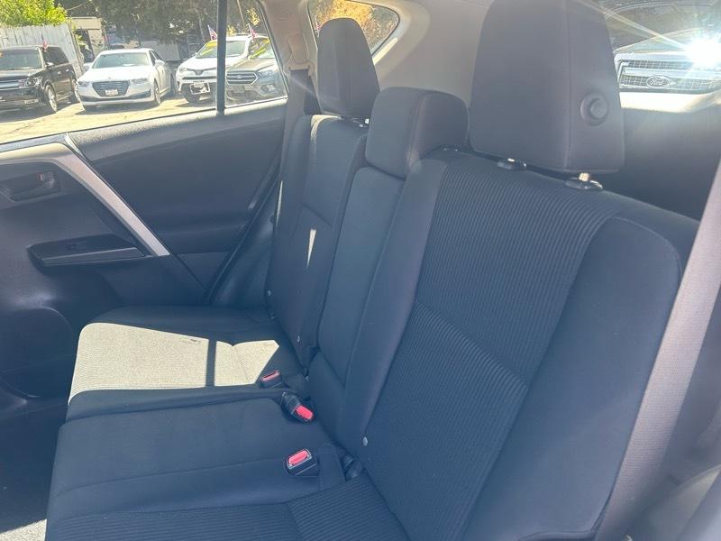 Toyota RAV4 LE FWD 2017