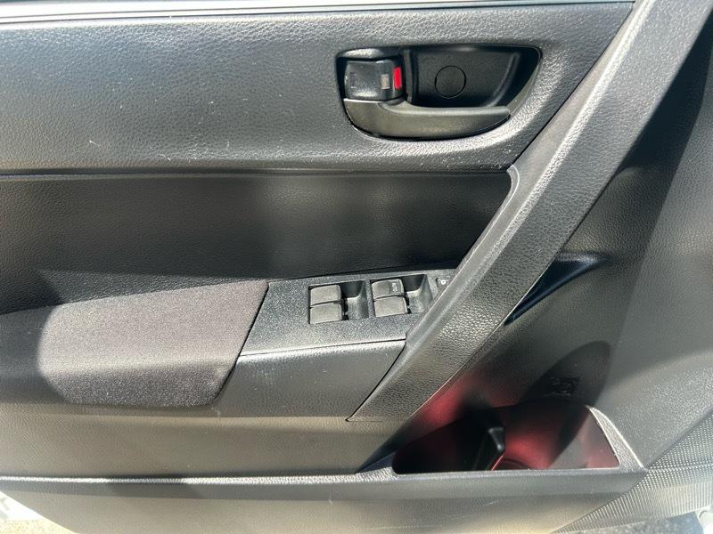 Toyota Corolla 4dr Sdn Base Auto 2016