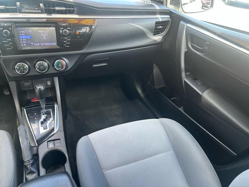 Toyota Corolla 4dr Sdn Base Auto 2016