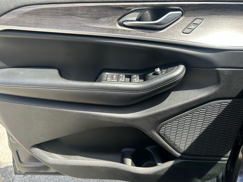 Jeep Grand Cherokee Limited 2WD 2023