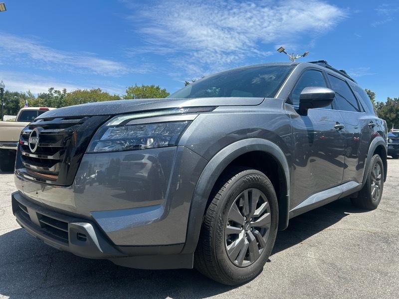 Nissan Pathfinder SV 2024