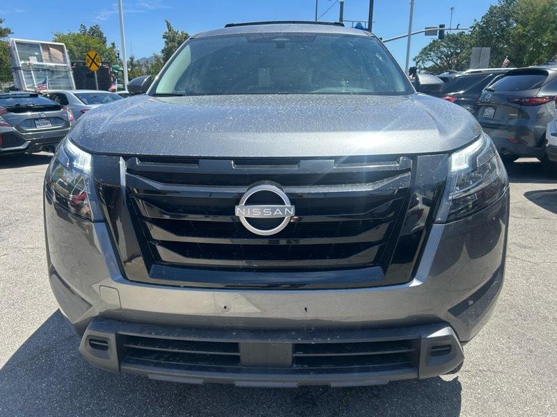 Nissan Pathfinder SV 2024