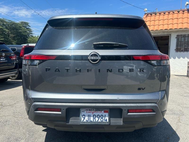 Nissan Pathfinder SV 2024