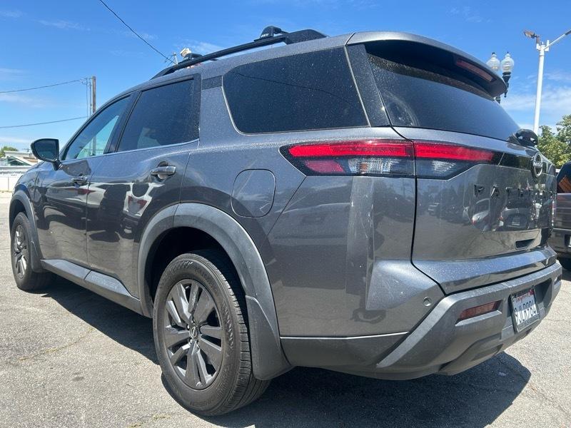 Nissan Pathfinder SV 2024