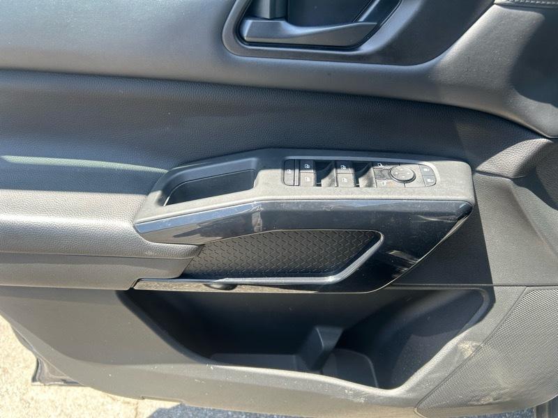 Nissan Pathfinder SV 2024