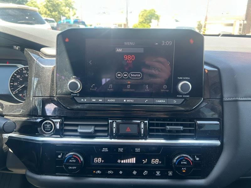 Nissan Pathfinder SV 2024