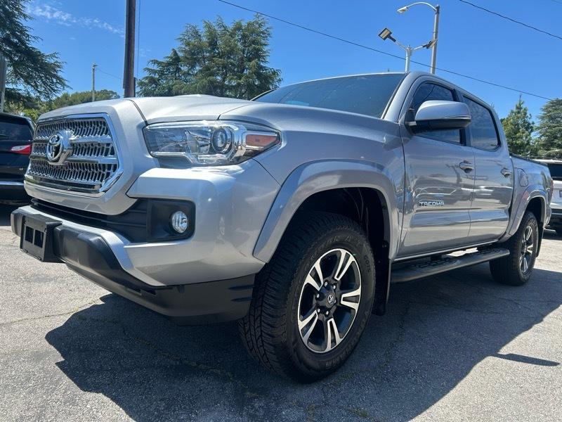 Toyota Tacoma SR5 Double Cab Long Bed V6 6AT 2WD 2017