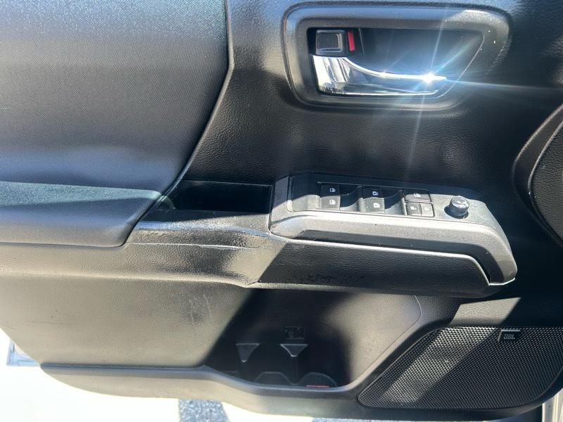 Toyota Tacoma SR5 Double Cab Long Bed V6 6AT 2WD 2017