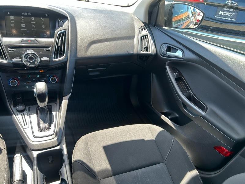 Ford Focus SEL Hatch 2018