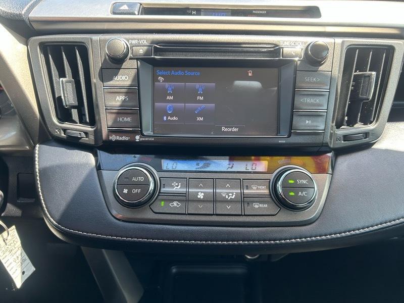 Toyota RAV4 XLE FWD 2015