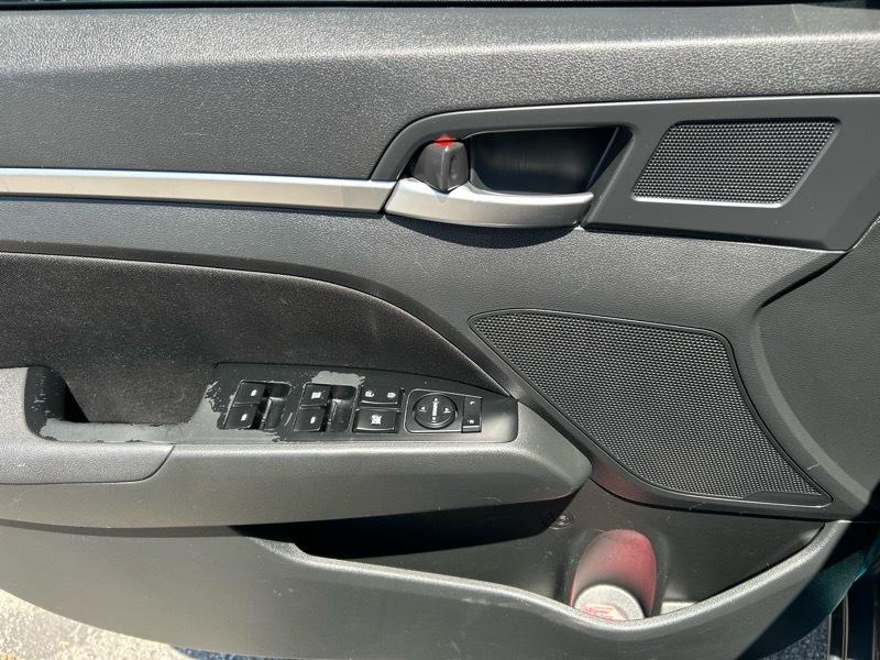 Hyundai Elantra Limited 2020