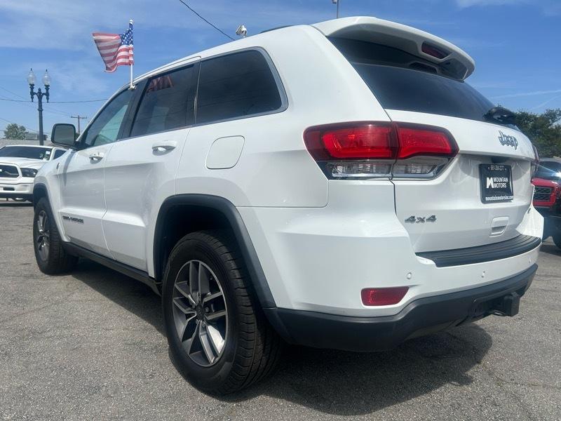 Jeep Grand Cherokee Laredo 4WD 2020