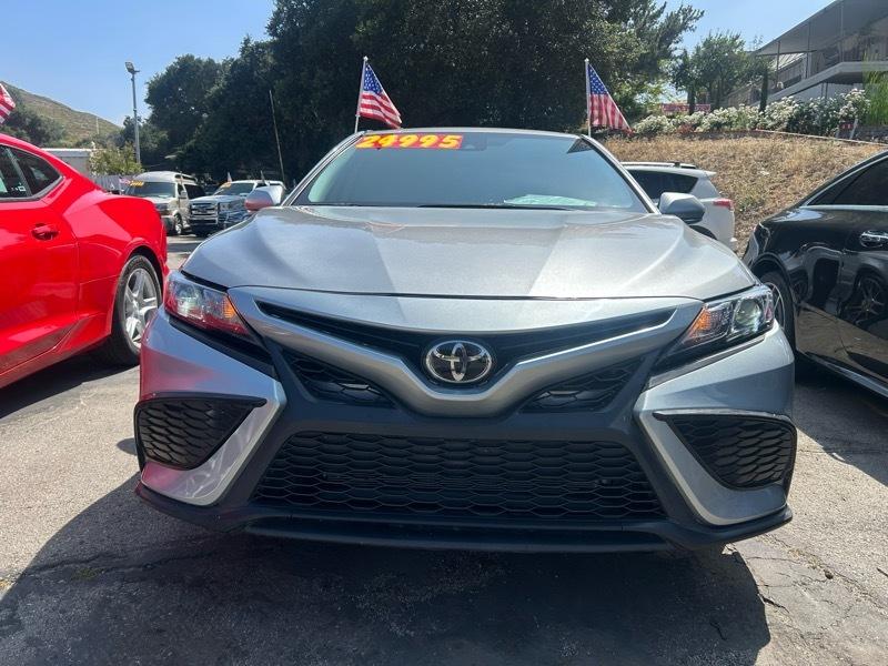 Toyota Camry SE 2024