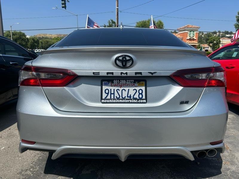 Toyota Camry SE 2024