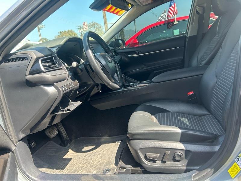 Toyota Camry SE 2024
