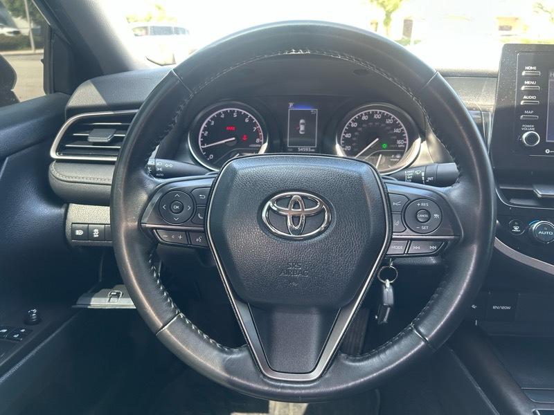 Toyota Camry SE 2024