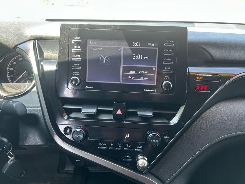 Toyota Camry SE 2024