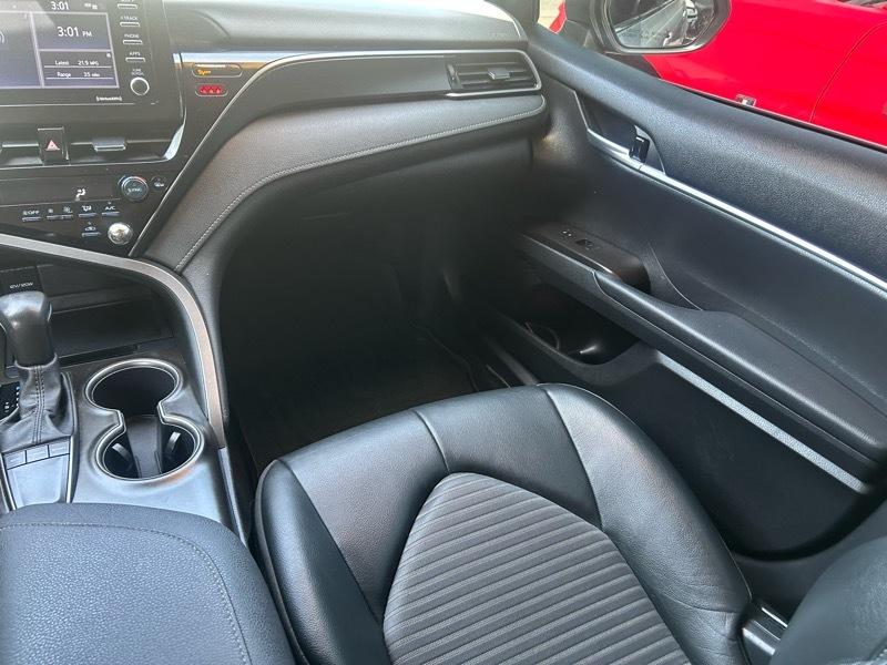Toyota Camry SE 2024