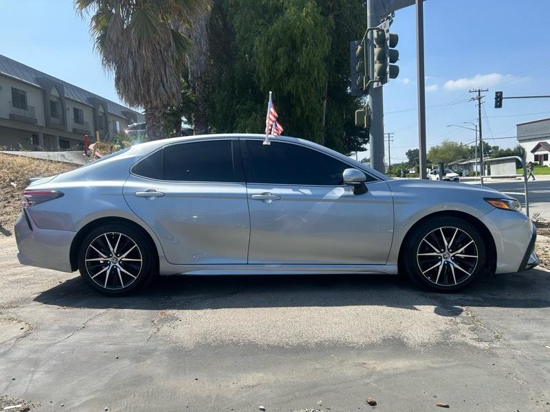Toyota Camry SE 2024
