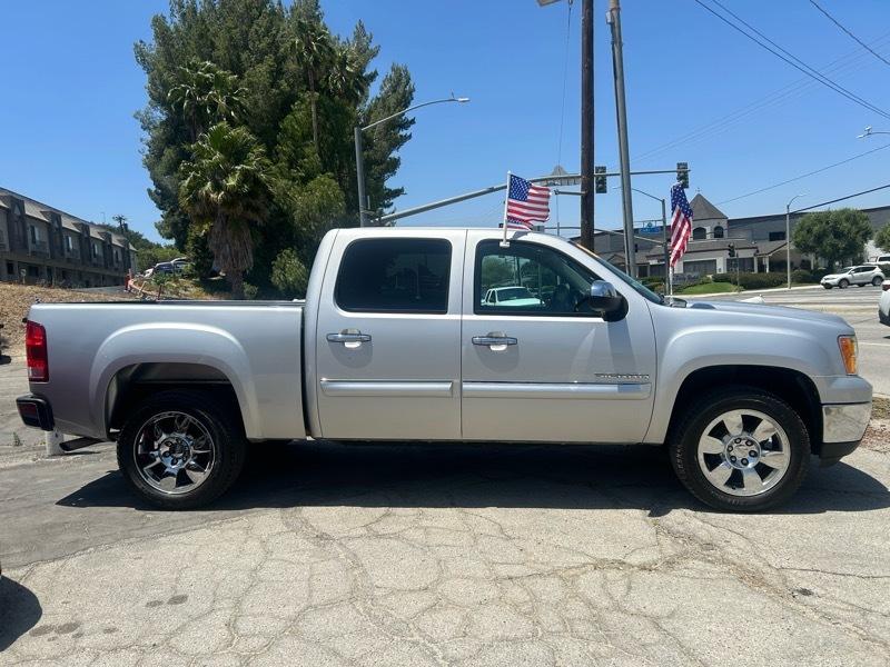 GMC Sierra 1500 SLE Crew Cab 2WD 2011
