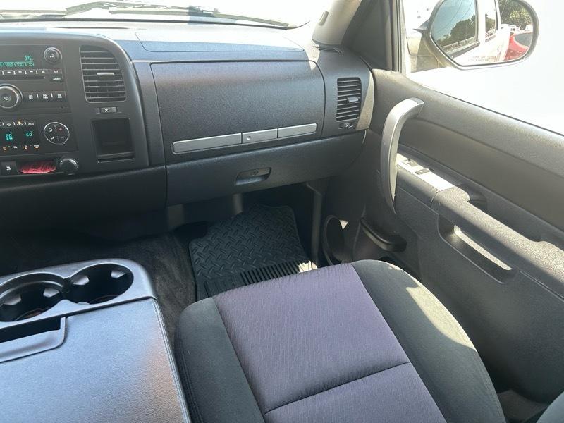 GMC Sierra 1500 SLE Crew Cab 2WD 2011