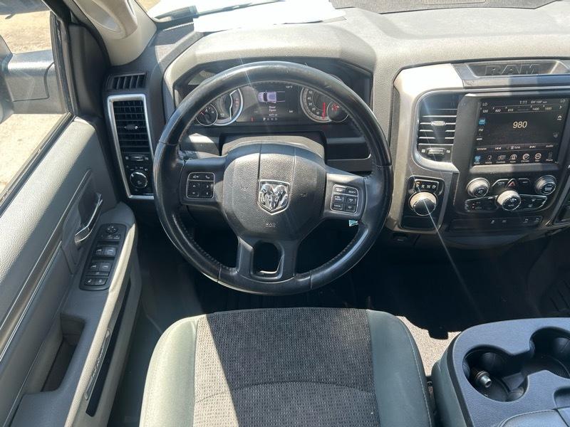 RAM 1500 Big Horn 4x2 Quad Cab 6'4" Box 2017