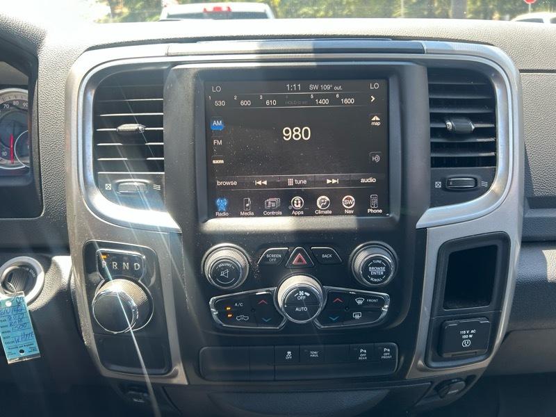 RAM 1500 Big Horn 4x2 Quad Cab 6'4" Box 2017