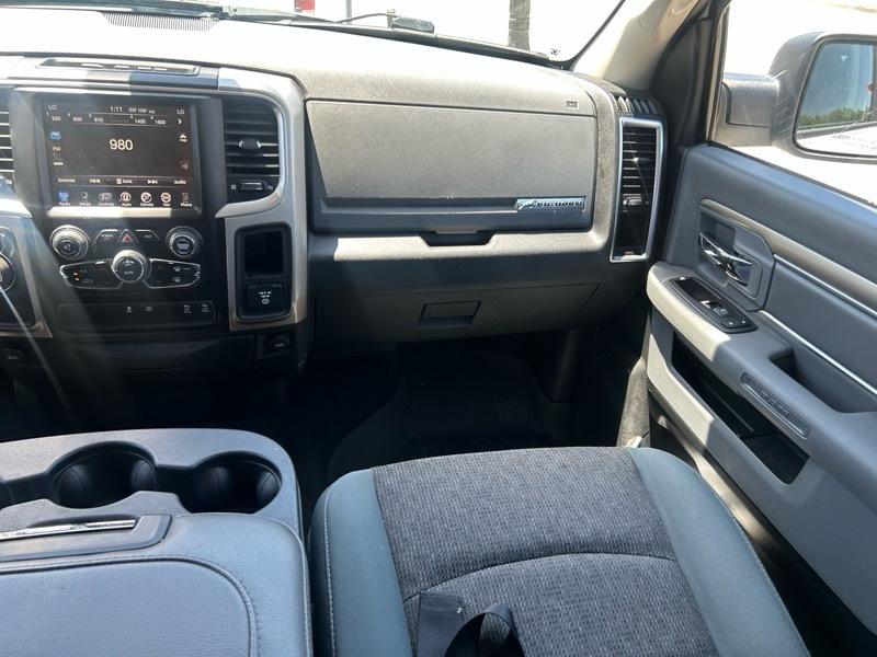RAM 1500 Big Horn 4x2 Quad Cab 6'4" Box 2017
