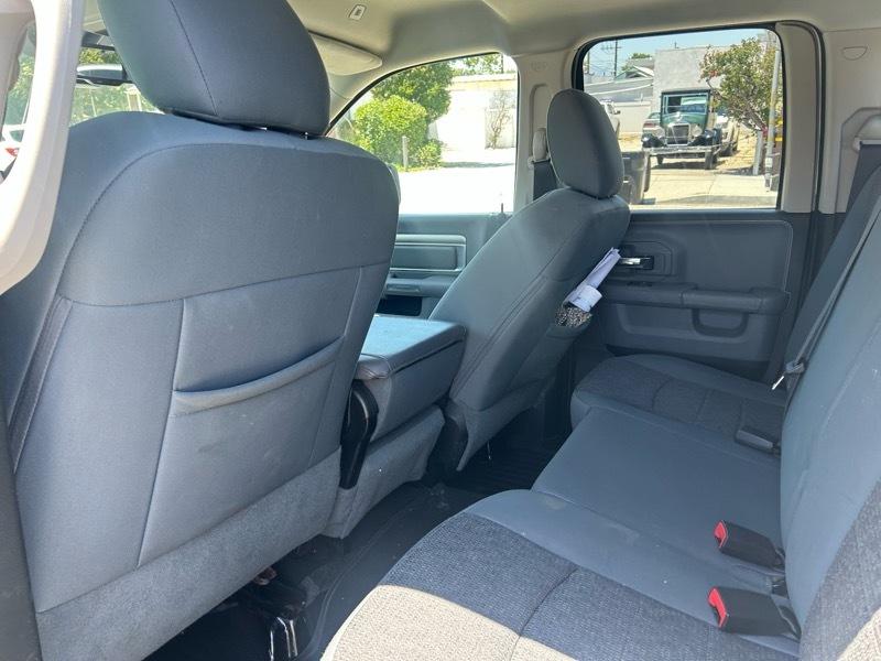 RAM 1500 Big Horn 4x2 Quad Cab 6'4" Box 2017