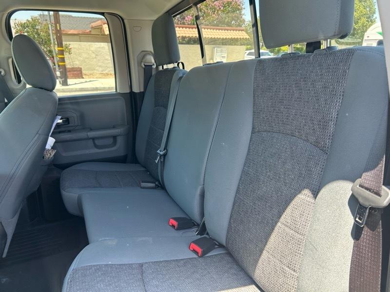 RAM 1500 Big Horn 4x2 Quad Cab 6'4" Box 2017