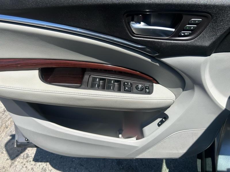 Acura MDX 9-Spd AT 2016