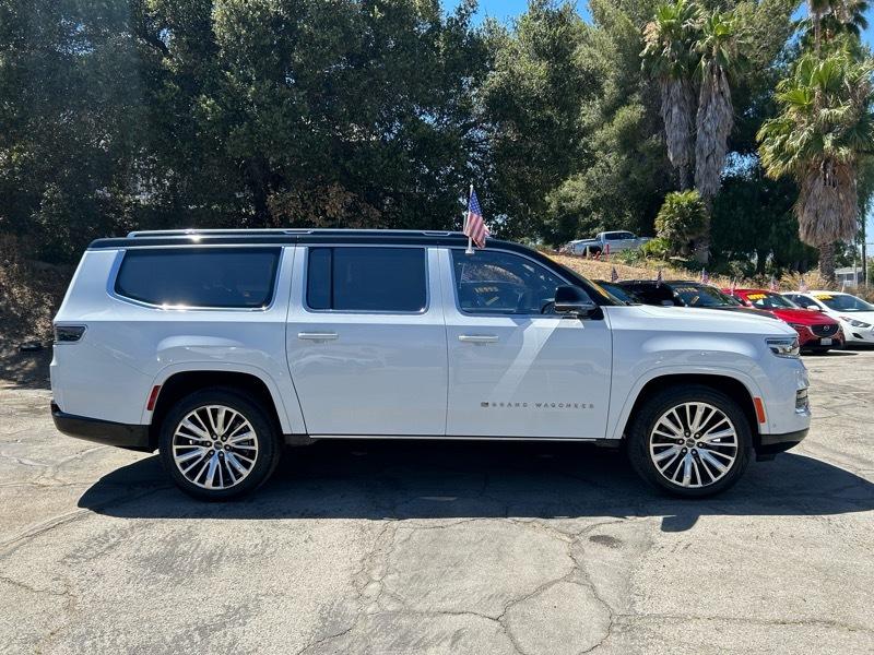 Jeep Grand Wagoneer Series III 4WD 2023