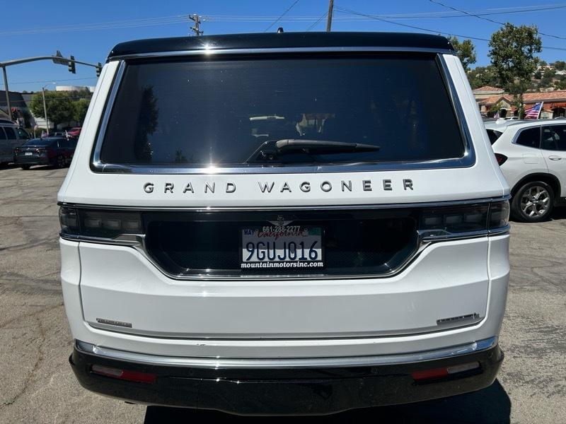Jeep Grand Wagoneer Series III 4WD 2023