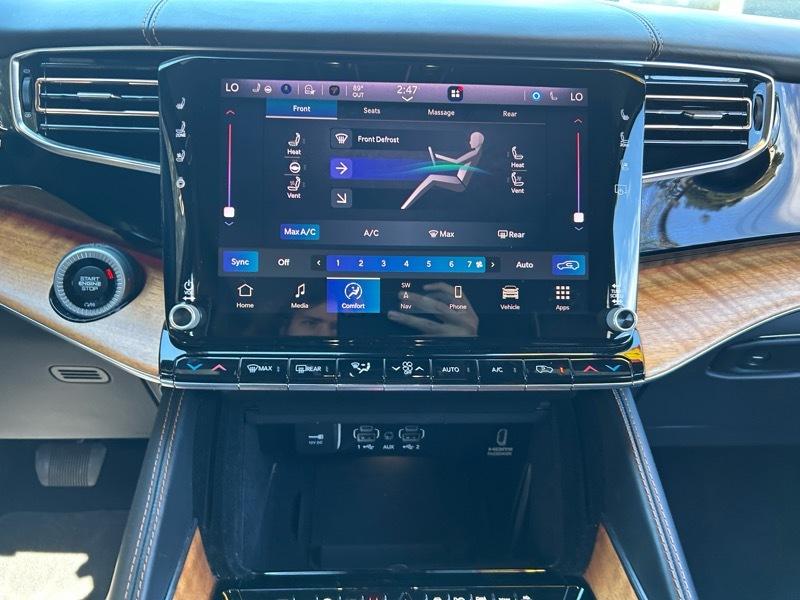 Jeep Grand Wagoneer Series III 4WD 2023