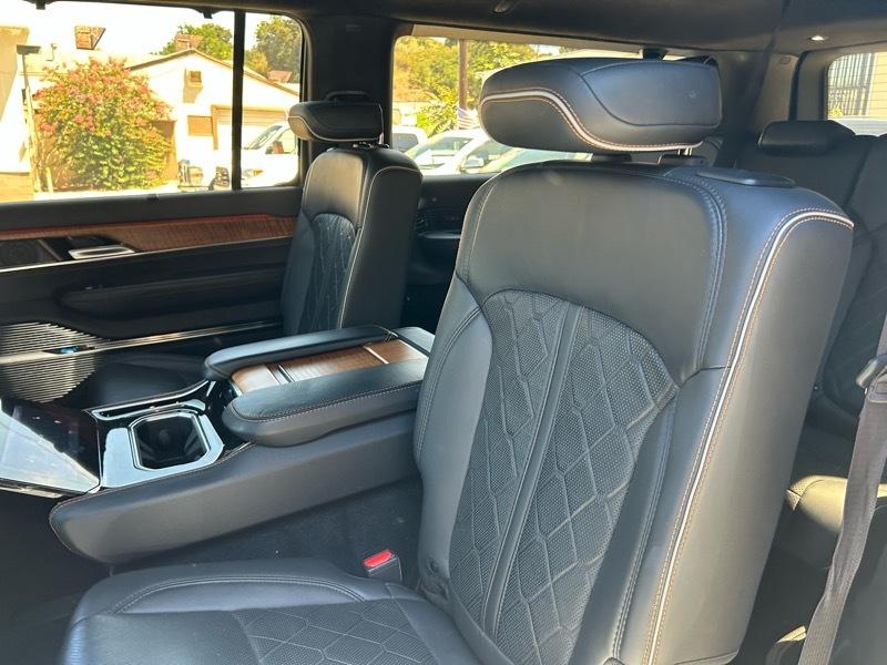 Jeep Grand Wagoneer Series III 4WD 2023