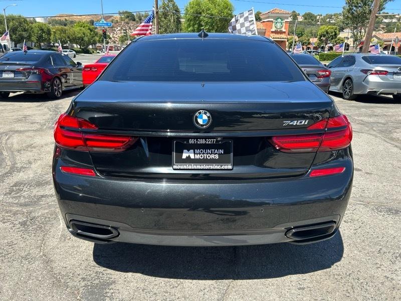BMW 7-Series 740i 2018