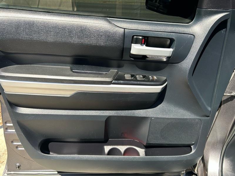 Toyota Tundra SR5 5.7L V8 Double Cab 2WD 2014