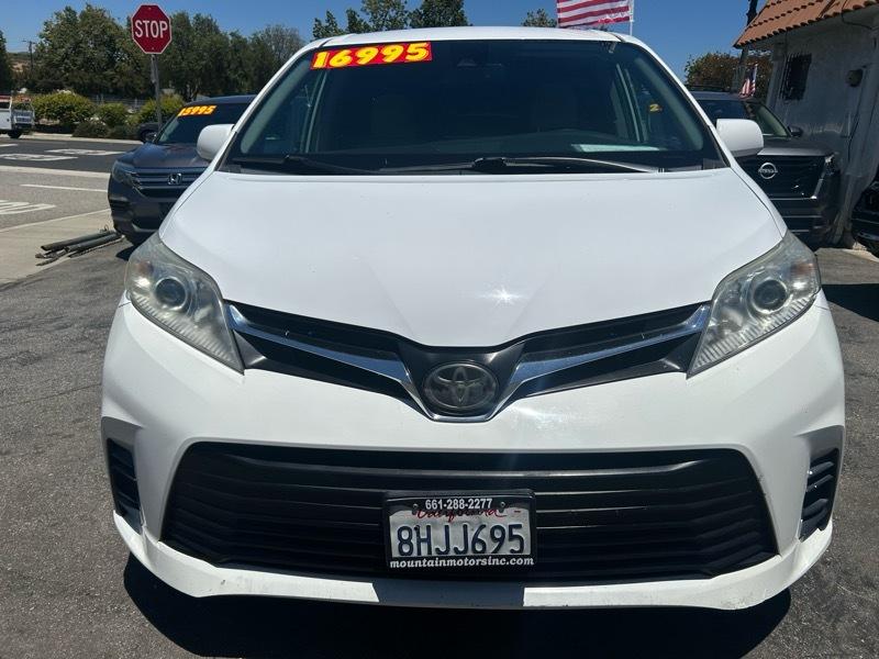 Toyota Sienna LE 7-Passenger 2019