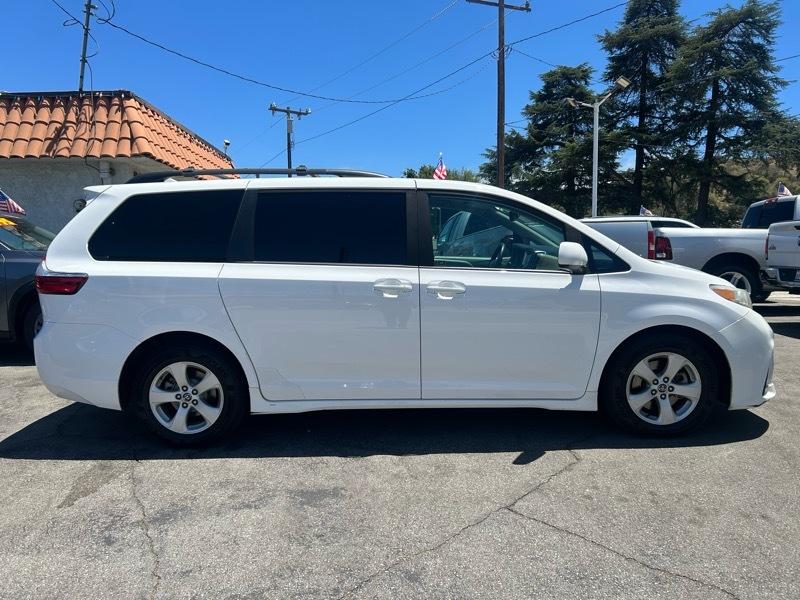 Toyota Sienna LE 7-Passenger 2019