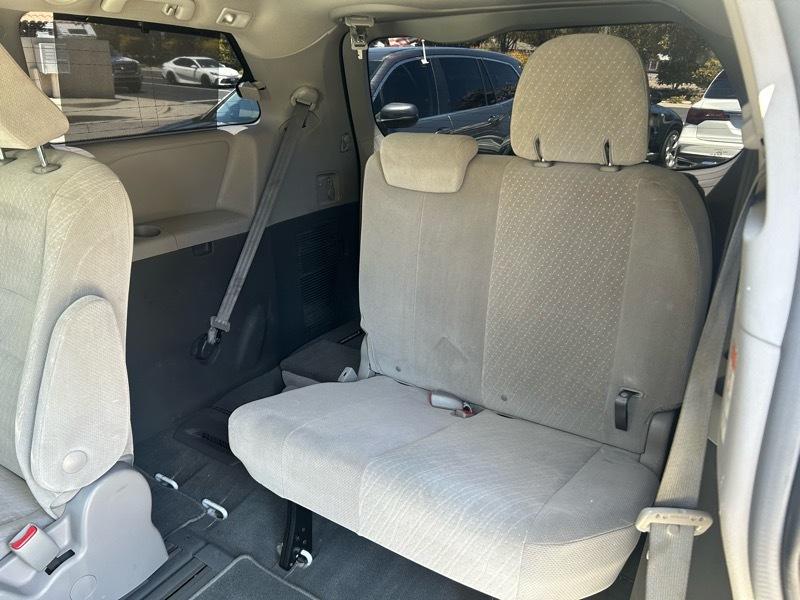 Toyota Sienna LE 7-Passenger 2019