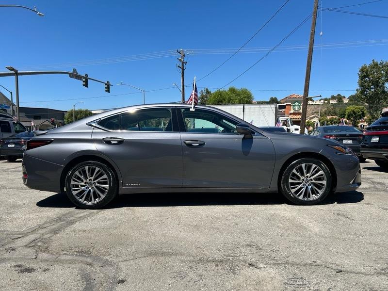 Lexus ES 300h Base 2019