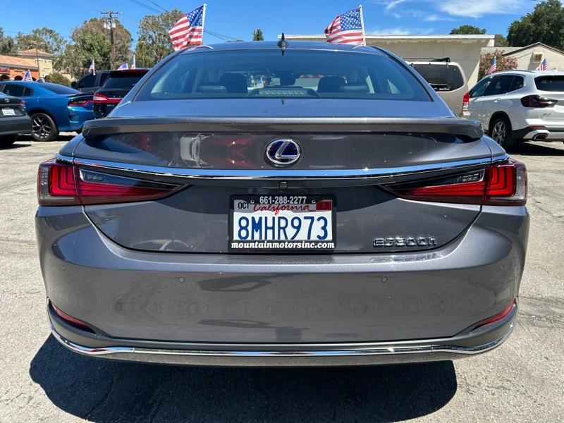 Lexus ES 300h Base 2019