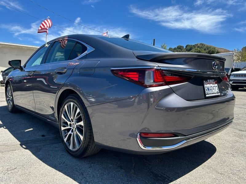 Lexus ES 300h Base 2019