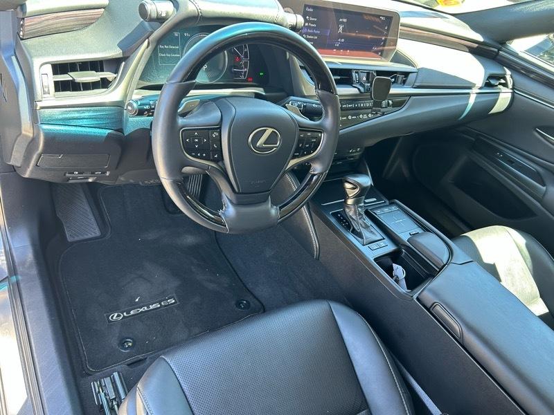 Lexus ES 300h Base 2019